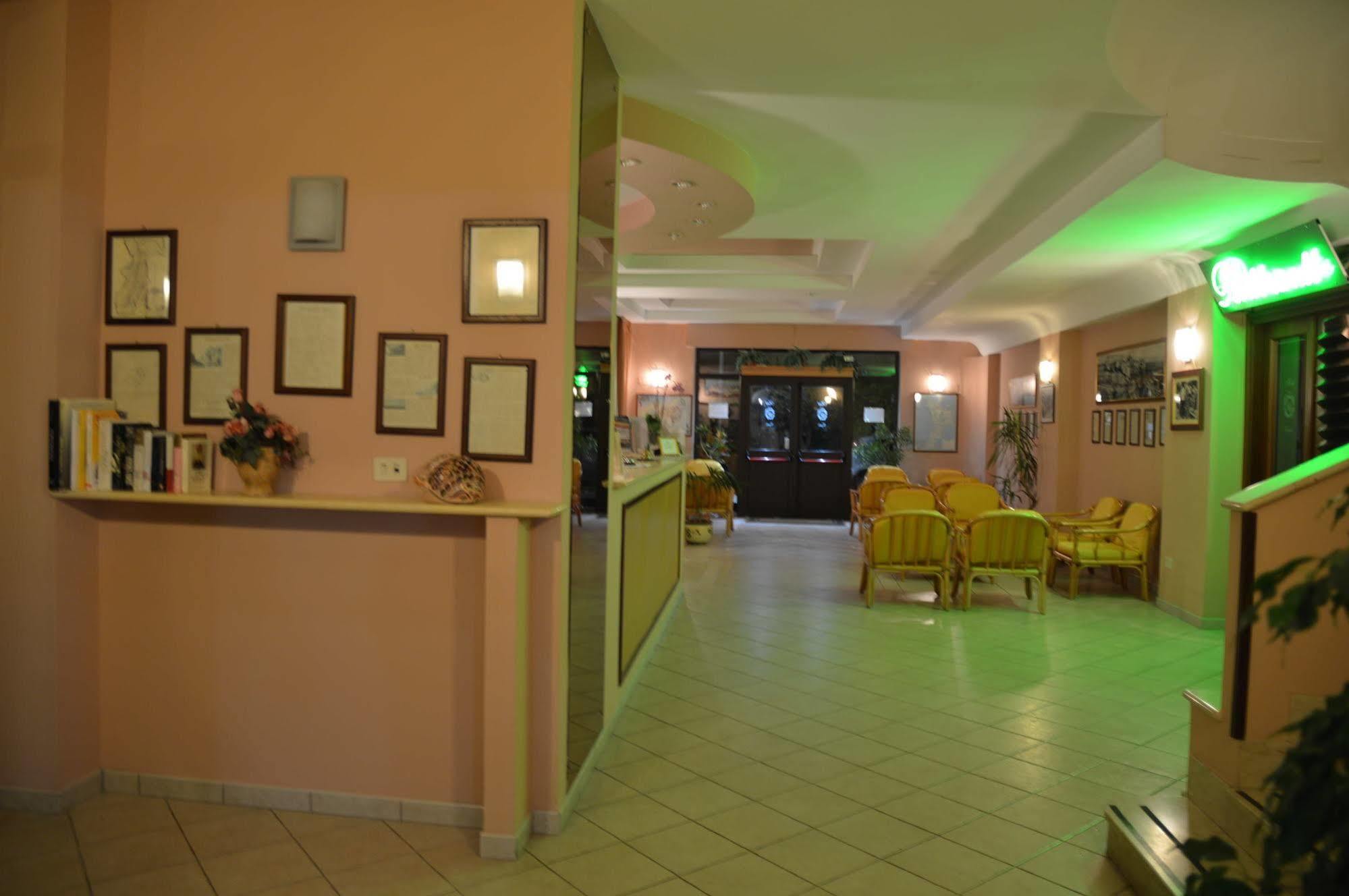 Virgilio Hotel 3*